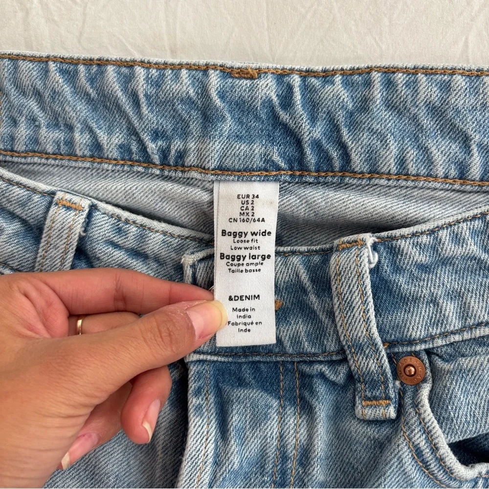 Low Rise Baggy Jeans - Picture 6 of 8